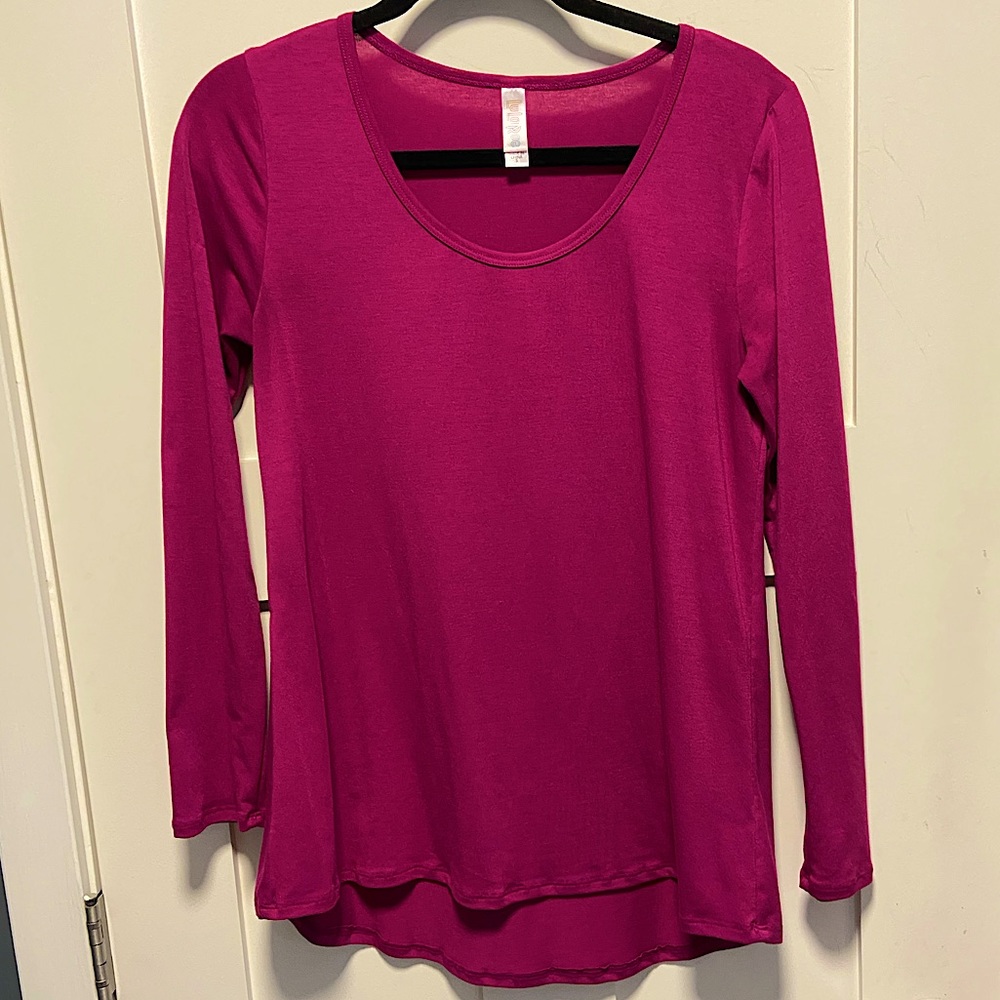Vibrant LuLaRoe Lynnae top